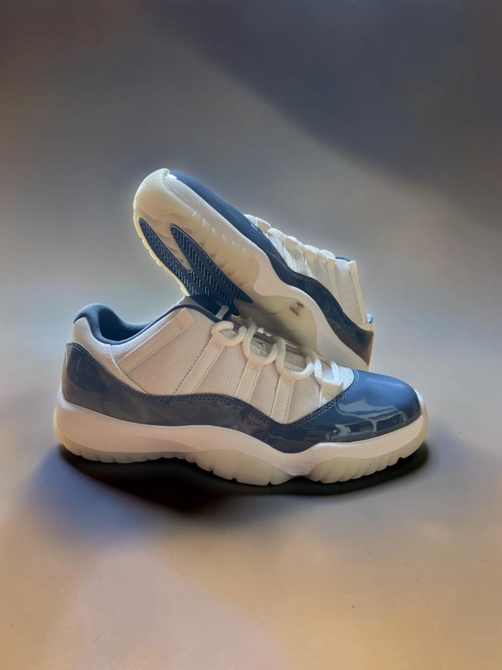 Air Jordan 11 Retro Low Diffused Blue Mens Basketball Shoe Size 11.5 Navy (NEW)